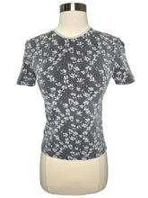 Load image into Gallery viewer, Floral Motif Jacquard Short Sleeved T-Shirt
