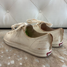 Load image into Gallery viewer, Distressed Low-Top Leather Sneakers
