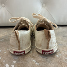 Load image into Gallery viewer, Distressed Low-Top Leather Sneakers
