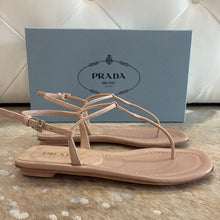 Load image into Gallery viewer, NIB Patent Leather Thong Sandals
