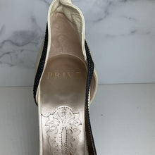 Load image into Gallery viewer, RUNWAY Pump with embellished strap
